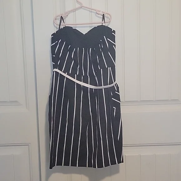 Sweetheart neckline strapless dress-NWT! - Picture 2 of 7